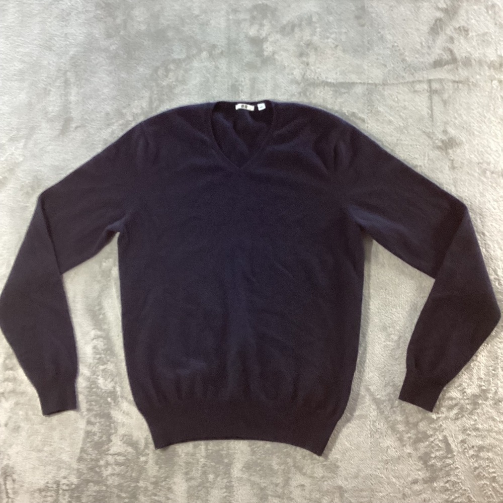 UNIQLO Cashmere Sweater Mens Small Navy Blue V-Neck Long Sleeve Knit Casual Soft